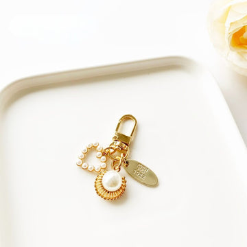 Baroque Vintage Pearl Chain Imitation Shell Flower Piece Small Exquisite Car Key Chain Bag Pendant Porte-clés daiiibabyyy